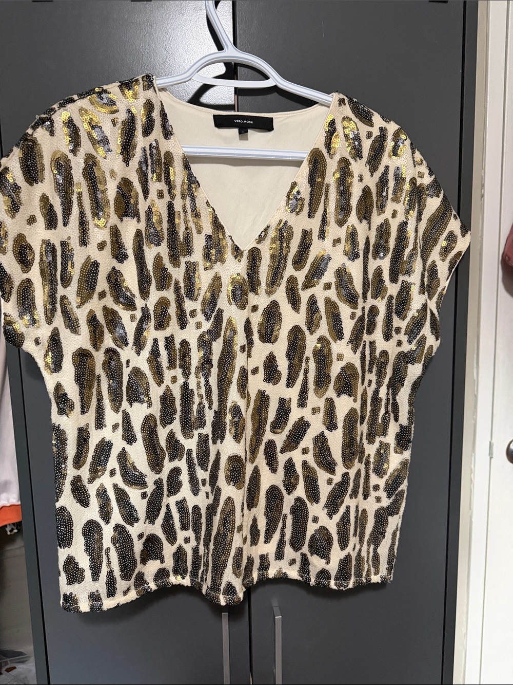 Vero Moda Sequin Leopard V-Neck Top - Cream, Brown & Gold